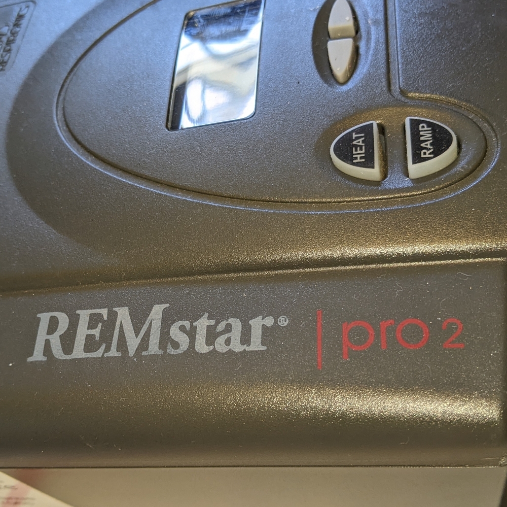RemStar Pro 2 with Humidifier - Picture 2 of 9